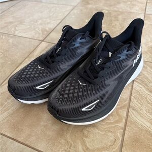 Hoka Clifton 9 Men’s Size 10